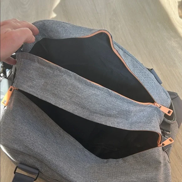 Orangetheory Gray Duffel Workout Bag - Picture 5 of 5